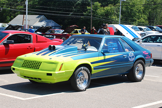 Mustang Bracket Car